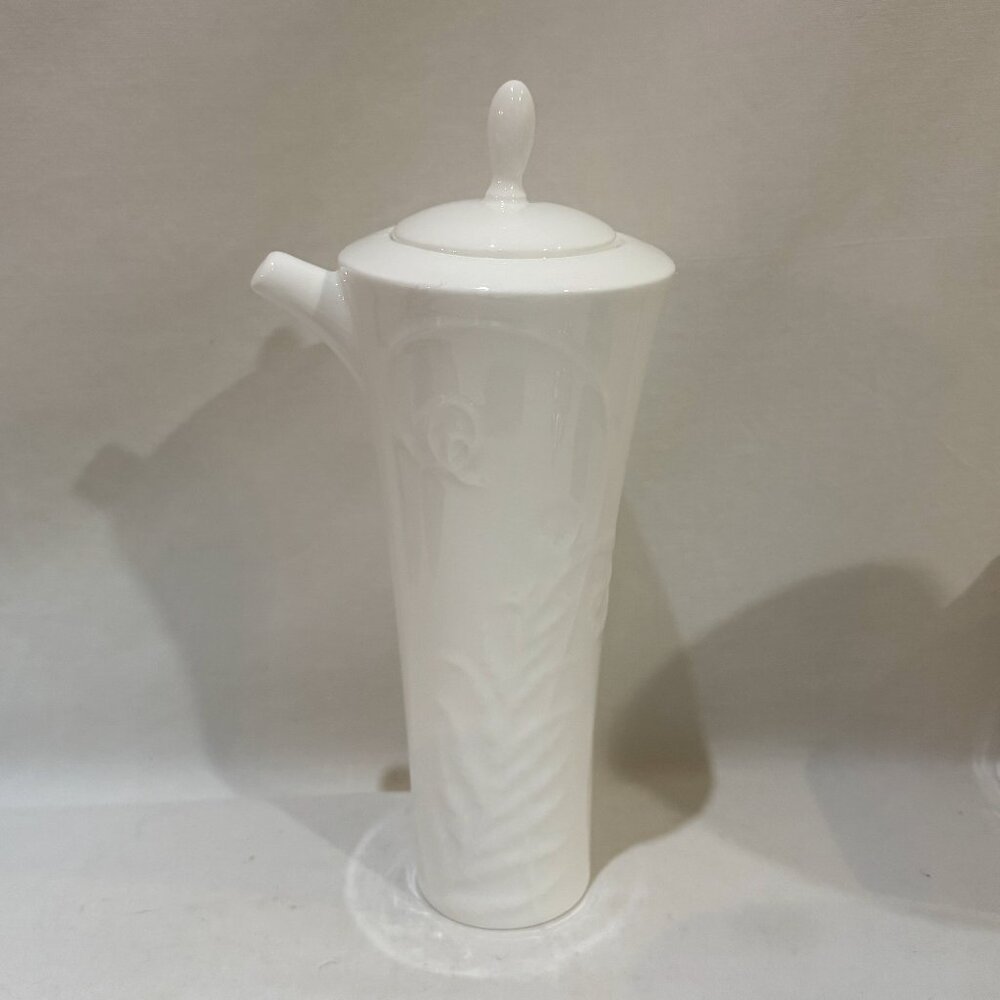 VTG Wedgwood White Bone China Nature Cruet with Lid